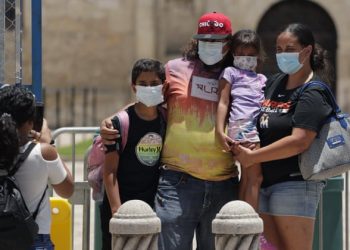 Mbi 582 mijë viktima dhe 13 mln të infektuar nga COVID/ Amerika Latine më e goditura, Rekord rastesh të reja në Teksas