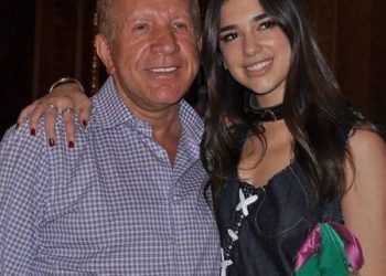 Dua Lipa provokon me flamurin “Autochthonous”, Pacolli e përkrah: Ne jemi popull i vogël, por kemi artisten më të dëgjuar në botë