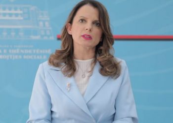 Eugena Tomini apelon: Shtrirja e Covid-19 deri tek të rinjtë, ogur i keq
