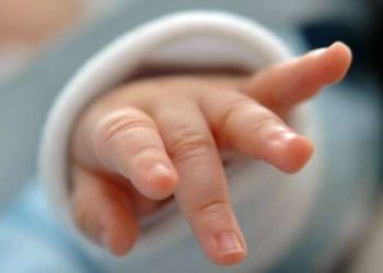 Një i porsalindur rezulton pozitiv me COVID-19, në Kosovë regjistrohen edhe 4 viktima