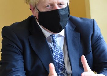Johnson e pranon: Gabuam me disa gjëra gjatë pandemisë, nga mesi i vitit të ardhshëm…