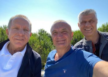 Dalin fotot e takimit Meta-Thaçi në Durrës, i pranishëm edhe Behgjet Pacolli: Kaluam disa orë frymëzuese