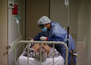Simptomat, reagimi i pacientëve ndaj koronavirusi, ende enigmë për mjekët
