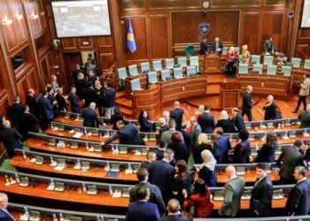 Parlamenti i Kosovës “pushtohet” nga koronavirus, propozohet mbajtja e seancave online