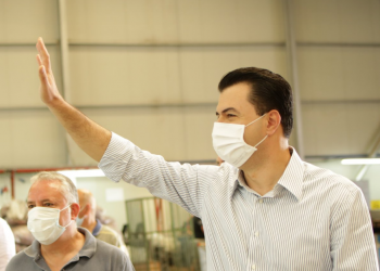 Basha vendos të mbajë maskë: Me listat e hapura, Rama kërkon të heqë vëmendjen nga virusi