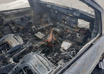 Përfshihet nga flakët një makinë në Kosovë, humb jetën një djalë 17 vjeç
