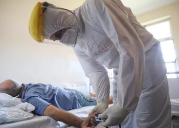 COVID-19/ Apeli i Manastirliut tek Infektivi: Të ndihmojmë me çdo kusht mjekët