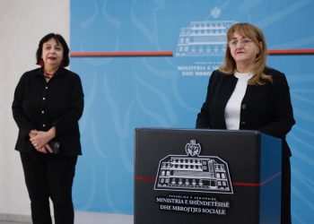 Ndryshon orari për përditësimin e situatës me COVID-19 në Shqipëri, MSH: Shkak fluksi i punës, nga e shtuna do të bëhet në…