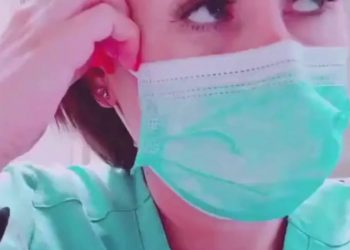 Gruaja me dhimbje lindje zbulon të dashurën e burrit në të njëjtin pavion, videoja bëhet virale