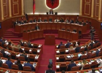 Zbardhet votimi në Kuvend, ja kush ishin deputetët që shpëtuan Metën nga shkarkimi