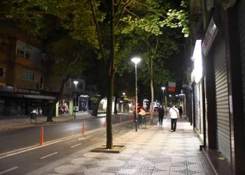 Fotot/ Rruga e “Myslym Shyrit” merr pamje tjetër, vendoset ndriçimi LED