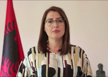 “Shërbeu për 40 vite me përkushtim”/ Manastirliu: Vdekja e mjekut Shkjau na trishtoi të gjithëve