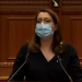 “Së shpejti do ezaurojmë kapacitetet e dy spitaleve COVID”/ Manastirliu “u tërheq veshin” deputetëve të opozitës, Lita i dëgjon fjalën dhe vendos maskën