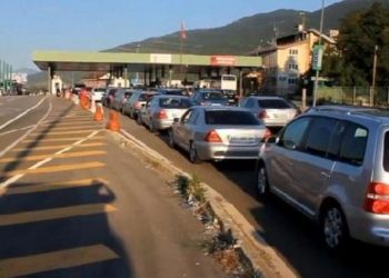 Raste rekord me COVID/ Maqedonia e Veriut mban kufirin mbyllur me fqinjët, përjashtim bën Shqipëria