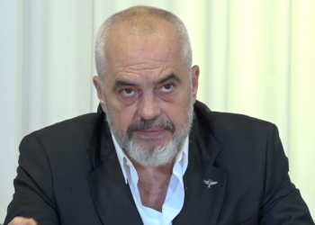 Nis dhënia e granteve të Rindërtimit në Kavajë e Mirditë Rama: Qeveria do të paguajë një për një të gjithë banorët