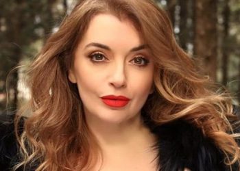 Mbyllja e klubeve të natës, Rovena Dilo e revoltuar: Jam këngëtare me emër, 26 mijë lekë ndihmë është pagë tallëse