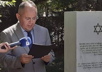 Familjet e shpëtuara hebreje i kërkuam si diamantin në  shkretëtirë