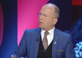 “Po iu paguajnë funeralet, që familjarët të shpallin të vdekurit me Covid”, Sazan Guri tregon historinë e shoqes: Do na fusin çipin