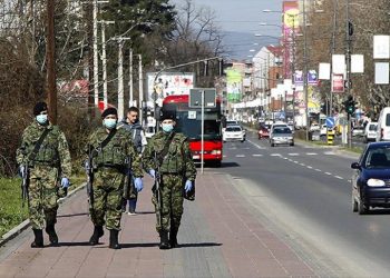 Serbia e “pushtuar” nga COVID-19, mjekët kërkojnë dorëheqjen e shtabit për menaxhimin e krizës