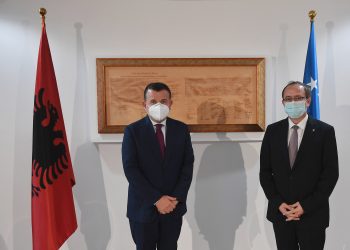 Balla pas takimit me Hotin: Pëshëndesim kërkesat e eurodeputetëve, për liberalizimin e vizave për Kosovën