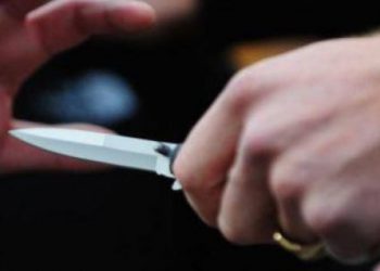 Goditi me grusht dhe kanosi me thikë të dashurën, arrestohet 40-vjeçari në Tiranë: E kërcënonte se do i publikonte video intime