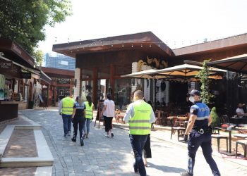 Vijojnë kontrollet anti-Covid, gjobiten dy lokale dhe tre pishina