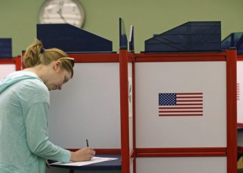 Donald Trump përjashton imigrantët pa dokumenta nga hartat zgjedhore