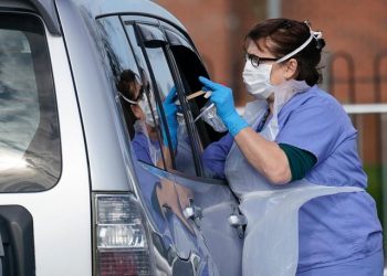 Britania e Madhe me protokoll të ri, nis testimet për koronavirus derë më derë