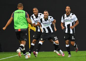 VIDEO/ Udinese trondit Juven, shtyhet festa e titullit për bardhezinjtë