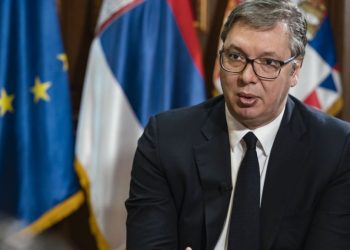 “Do të mbyllen për dy javë”/ Vuçiç paralajmëron masa të reja kundër përhapjes së COVID për klubet e natës dhe kafenetë që s’kanë…