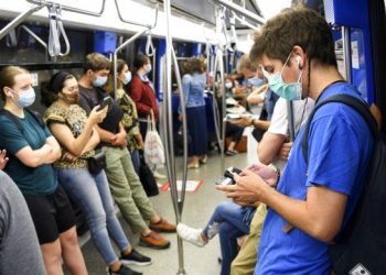 Zvicër/ Maska bëhet e detyrueshme në transportin publik