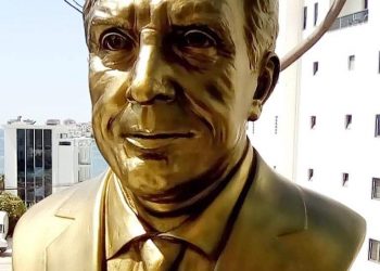 Habit Saranda, vendoset në qytet busti i Behgjet Pacollit, ja mesazhi i politikanit
