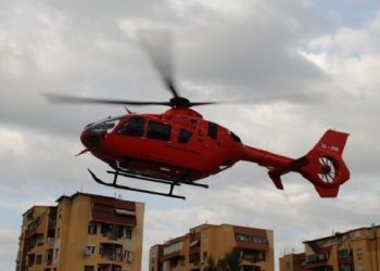 Sarandë/ Vogëlushi maqedonas niset me helikopter drejt Tiranës