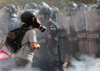 Bejruti në prag lufte civile/ 7 mijë protestues kundër qeverisë: Ikni jeni të gjithë vrasës (VIDEO)