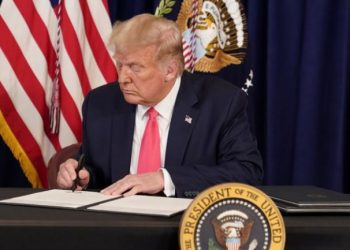 Covid-19/ Presidenti Trump firmos urdhrin ekzekutiv: Ja si do ndihmojmë miliona amerikanë që humbën punën