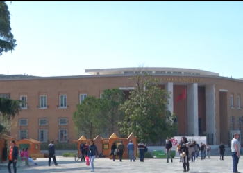 Bien kërkesat për kredi, pandemia vështirëson kushtet e kreditimit nga bankat
