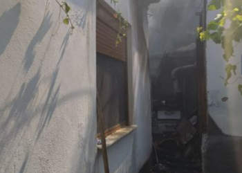 Shkrumbohet shtëpia në Maliq, brenda kishte 3 bombola gazi, nuk ka të lënduar