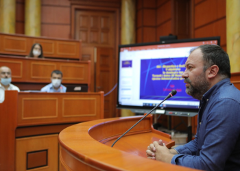 Bashkia e Tiranës organizon dëgjesën e radhës për pallatet e dëmtuara nga tërmeti në Njësinë 4