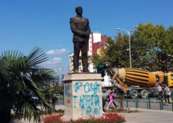 Vendoseni Ahmet Zogun atje ku i takon!