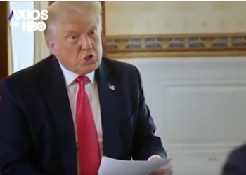 VIDEO virale/ Trump humbet toruan, gazetari “e gozhdon” me pyetje: Një mijë amerikanë po vdesin çdo ditë
