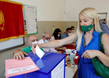 Mal i Zi/ Abazoviç zgjedh koalicionin me partitë pro serbe për qeverinë e re, Gjukanoviç në opozitë