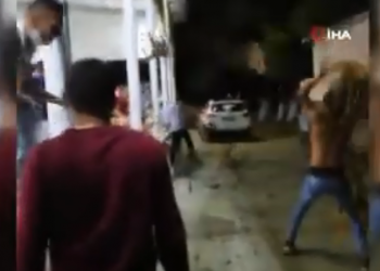 VIDEO/ Nuk vendosën vallen e krushqve, plas sherri me karrige mes dasmorëve