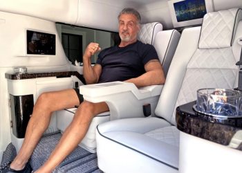 Stallone nxjerr në shitje makinën e tij përrallore, një apartament mbi katër rrota