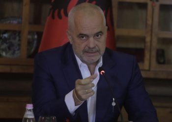 Ministri i Jashtëm grek bisedë telefonike me kryeministrin Rama, në fokus zhvillimet në rajon