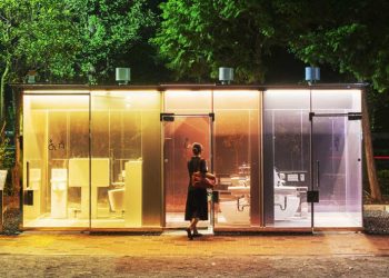 Japonia/Atraksioni i fundit janë tualetet transparente