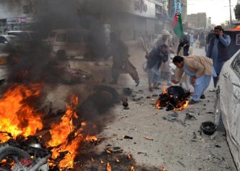 Shpërthen një bombë në Pakistan, të paktën 6 persona të vdekur dhe plagosen 10 të tjerë