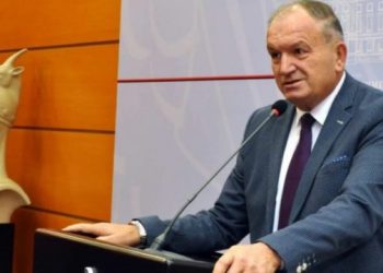 Ishte infektuar më Covid-19, ish ministri i Brendshëm fiton betejën me virusin