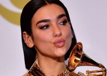 Dua Lipa kryeson në çdo top listë latine në Billboard