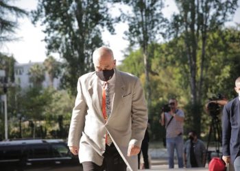 Dy fjalë për injorantët që e shohin Ramën si “perandor”