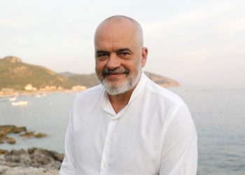 Kroacia kërkon ndihmën e Edi Ramës, heton presidentin për pushimet në brigjet shqiptare